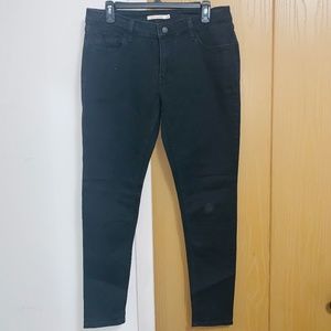 🛑SOLD!! 🛑 Levi black skinny jean